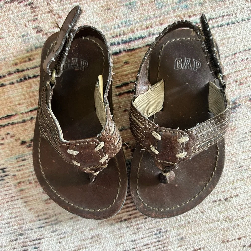 GAP Brown Kids Sandals toddler 6